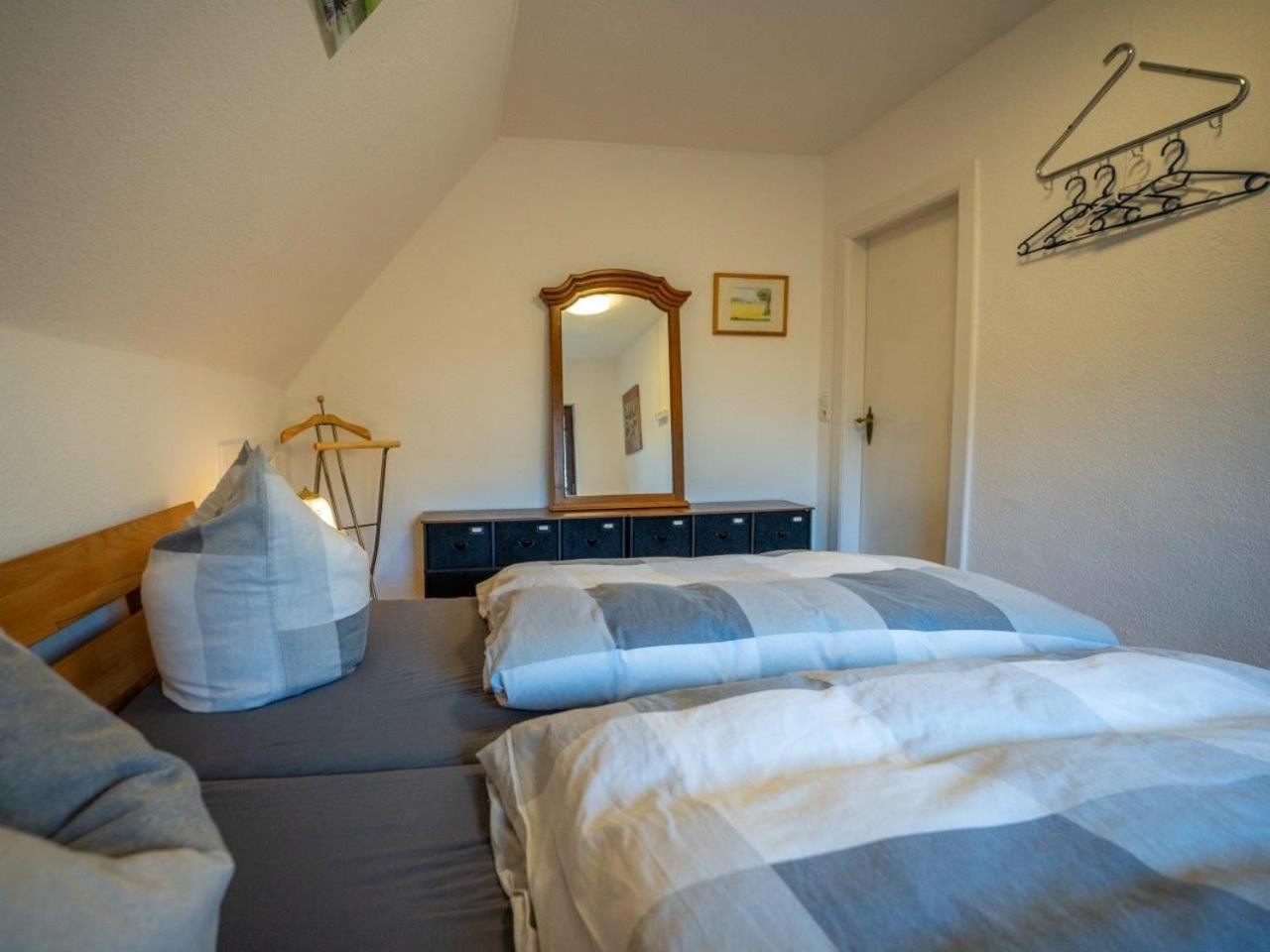194 Fewo Dat Luetjehuus Mit Dachterrasse Im Ersten Stock Luetjenburg Exterior photo